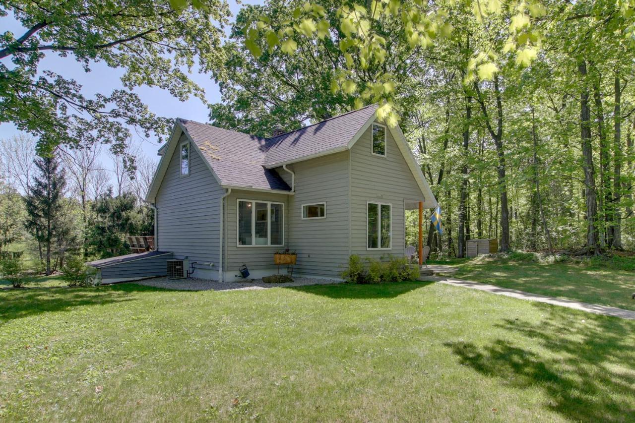 Updated Home With Deck 2 Mi To Sister Bay Beach! Exterior photo